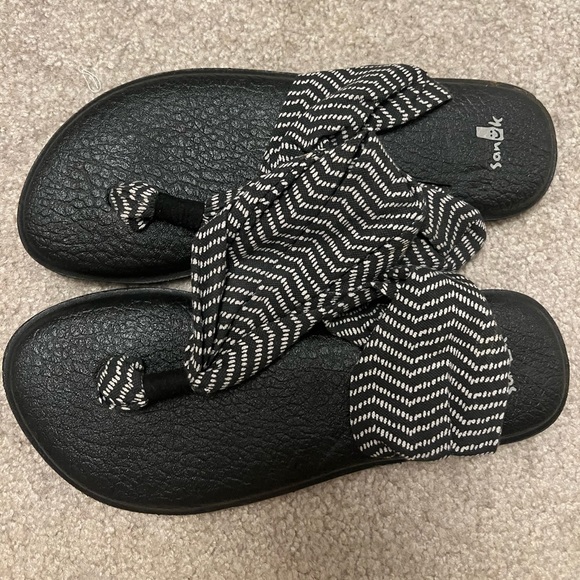 Sanuk Shoes - Sandals perfect for summer